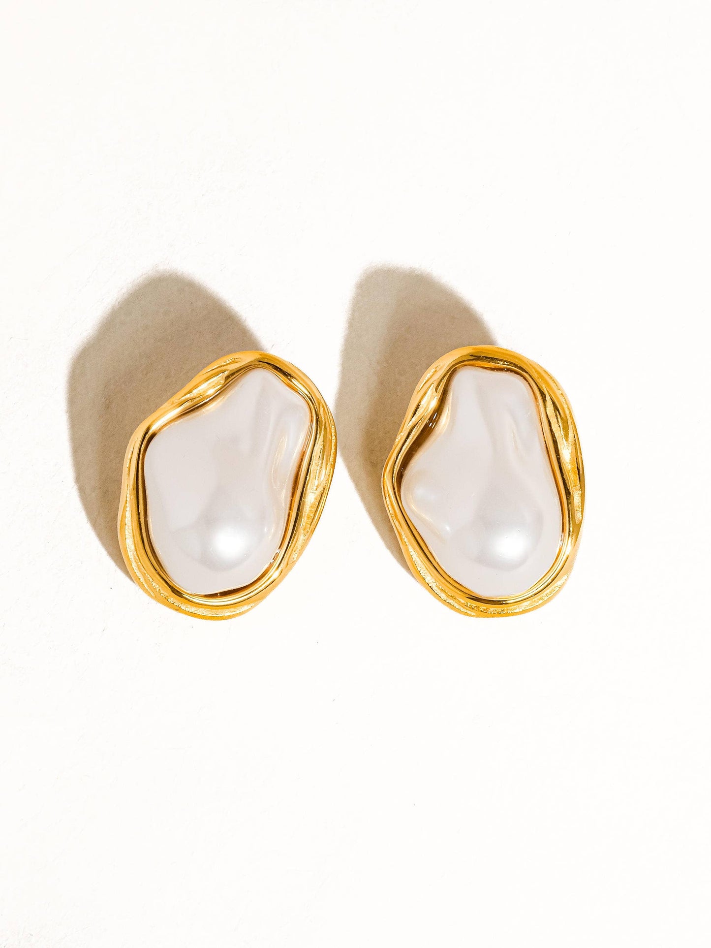 Golden Drift Pearl Earrings