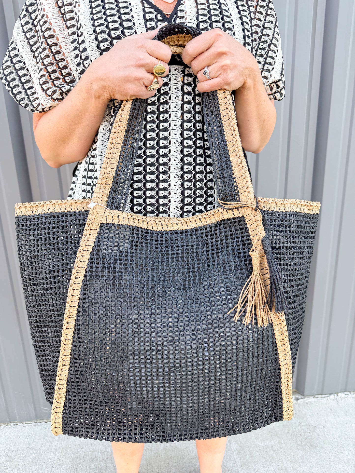 The Coastal Contrast Tote