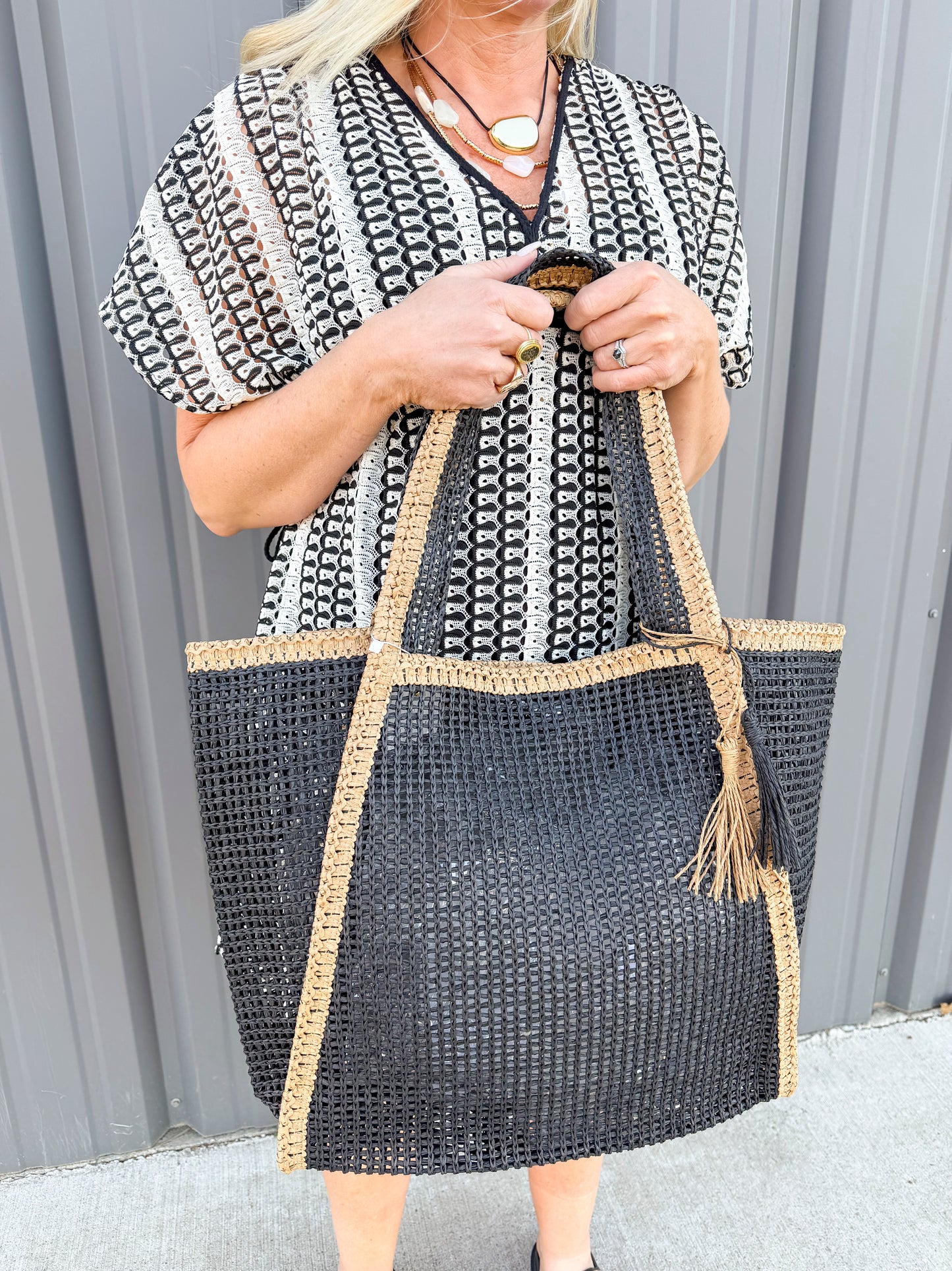 The Coastal Contrast Tote