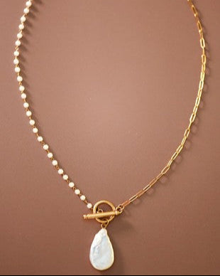 Pearl Dusk Toggle Necklace