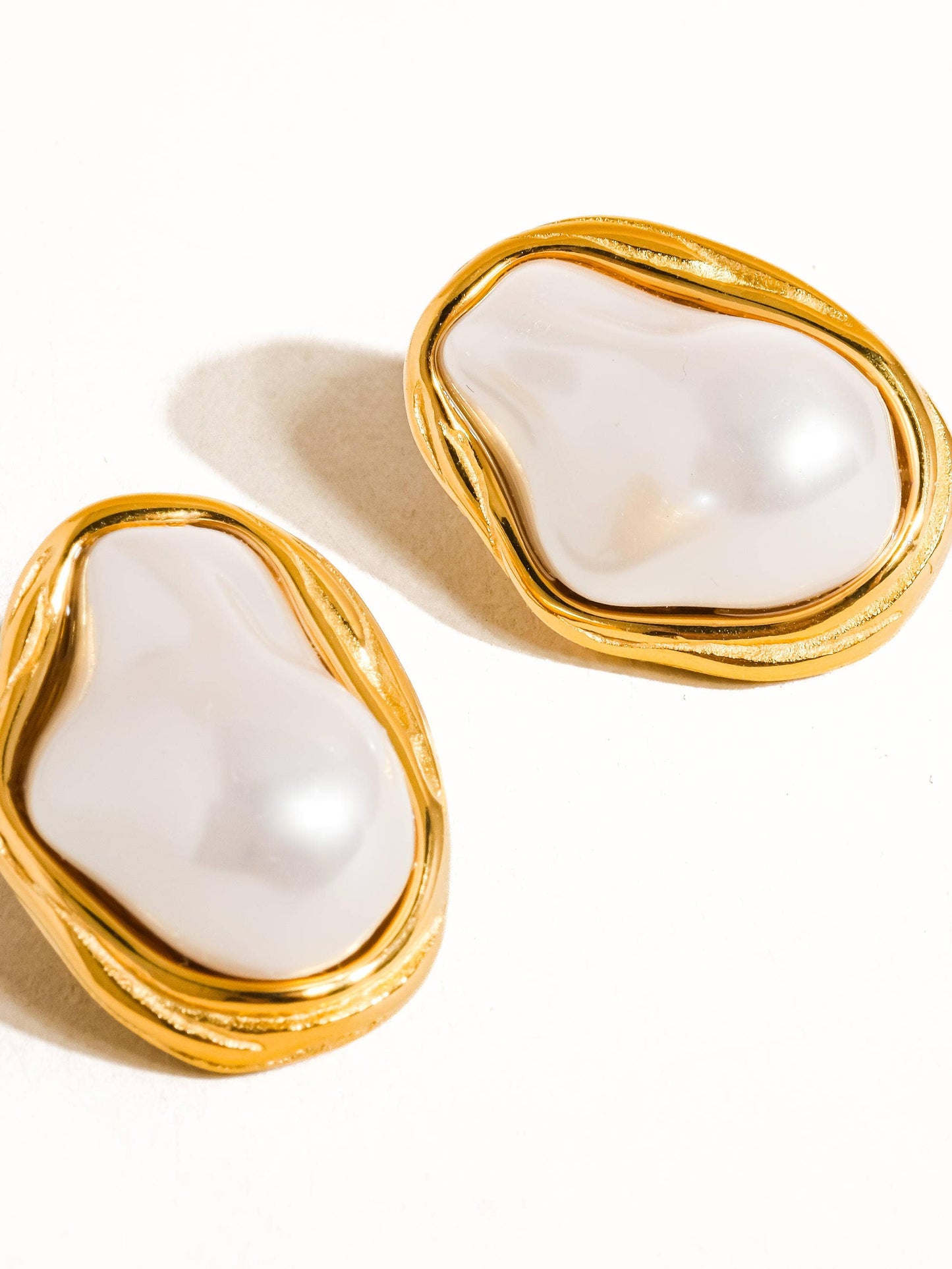 Golden Drift Pearl Earrings