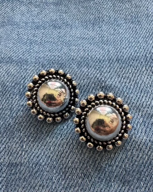 Round Flower Stud Earrings-Silver