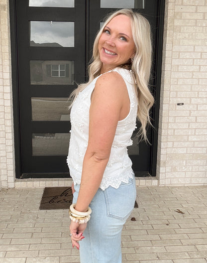 Coastal Lace Scallop Tank - White
