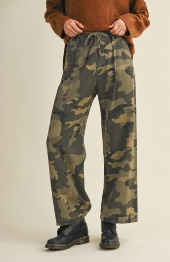Pleated Drawstring Utility Trouser